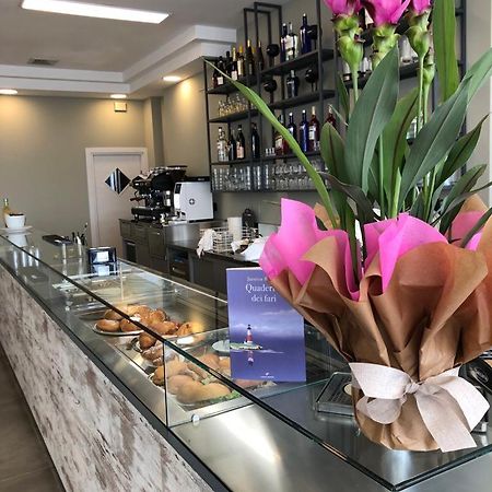 西尼加利亚 Il Faro酒店 外观 照片