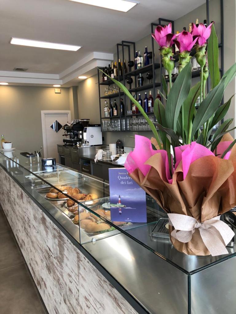 西尼加利亚 Il Faro酒店 外观 照片
